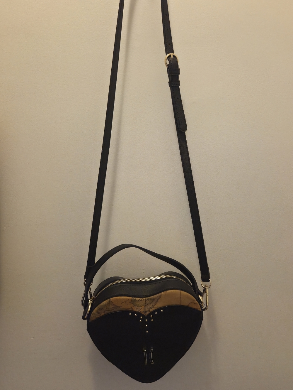 Alviero Martini Black and Tan Heart-Shaped Crossbody Bag - Picture 6 of 6